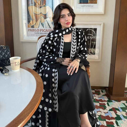 The Monochrome Abaya Set
(EG142)