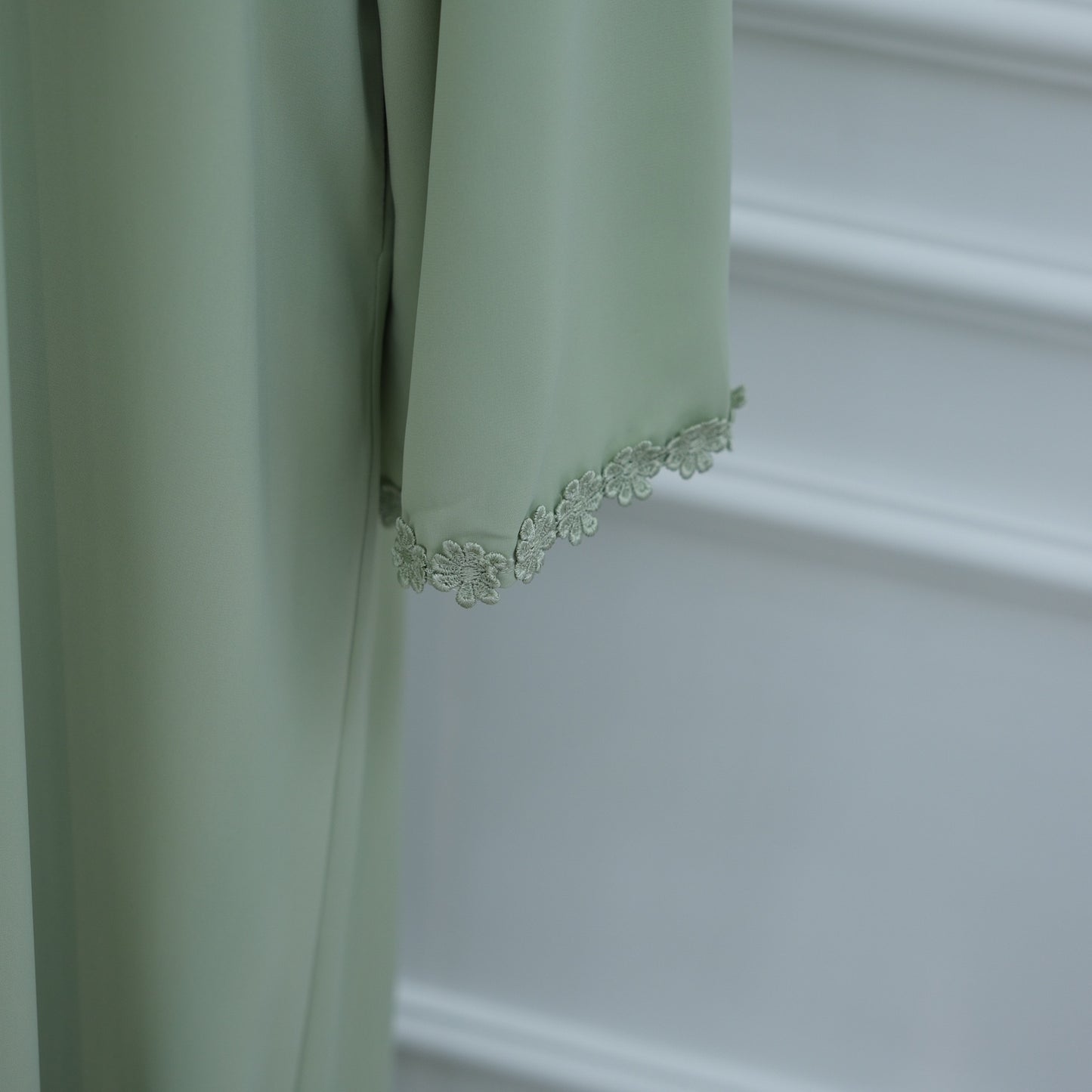 The Bloom Abaya Couture 
(EG137)