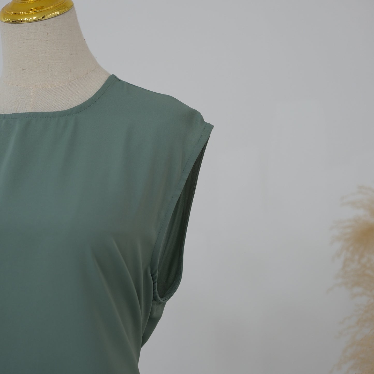 The Fleur Lace Abaya (EG140)