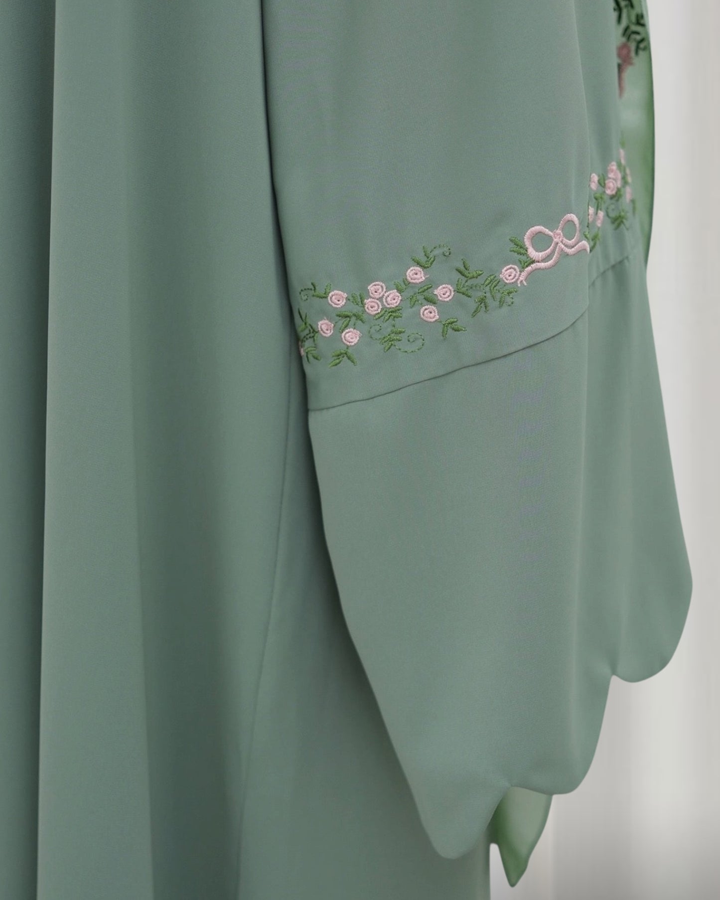 Rosette Floral Embroidered Abaya Set (EG143)