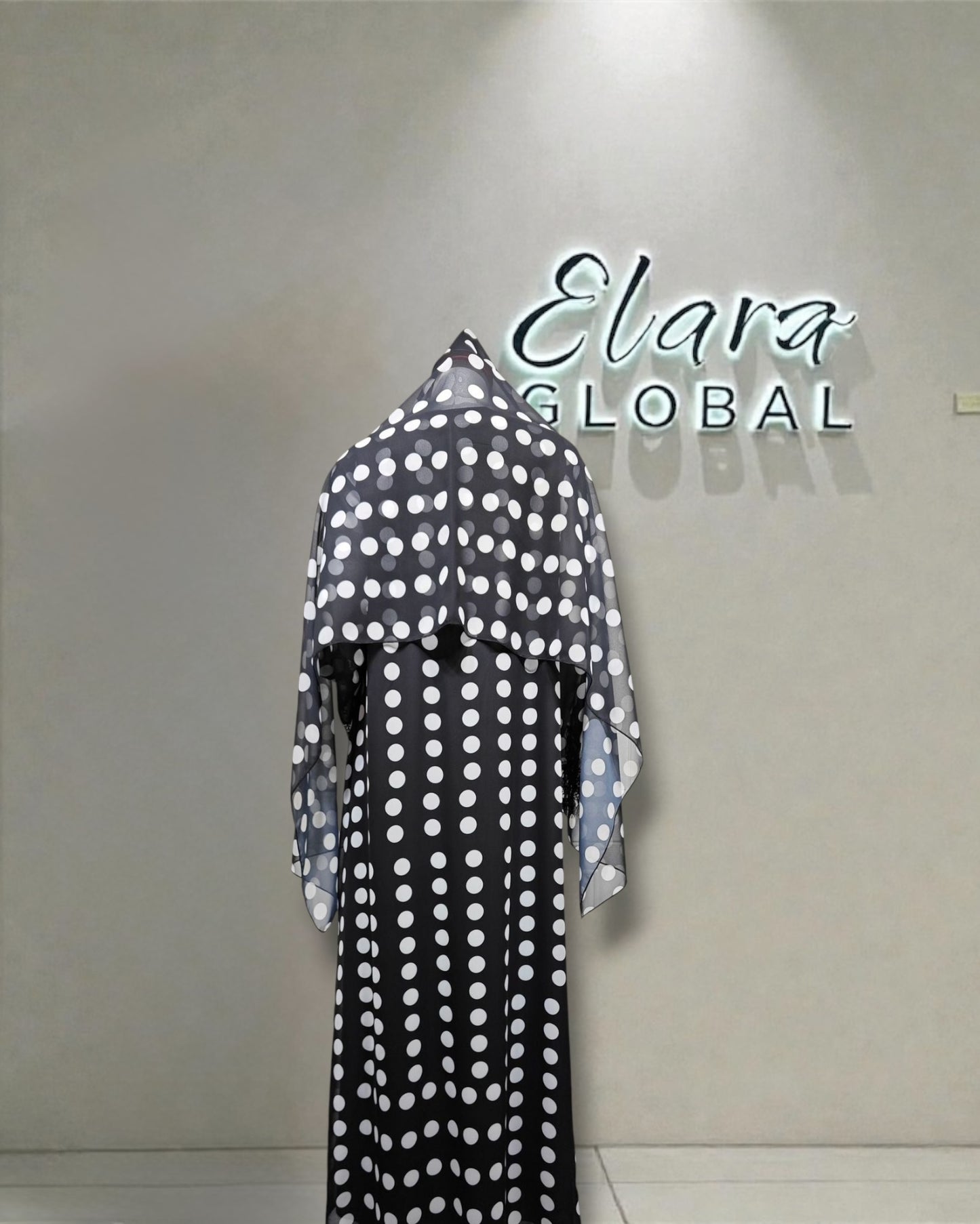 The Monochrome Abaya Set
(EG142)