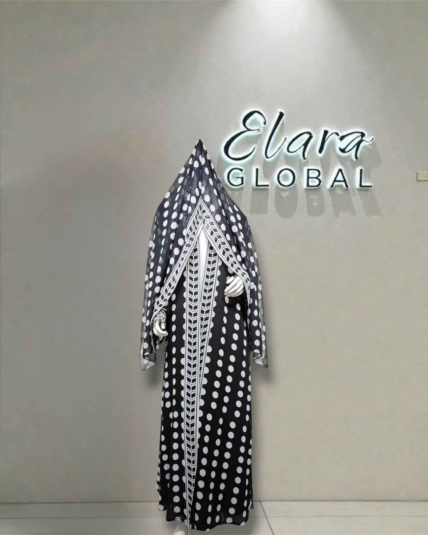 The Monochrome Abaya Set
(EG142)