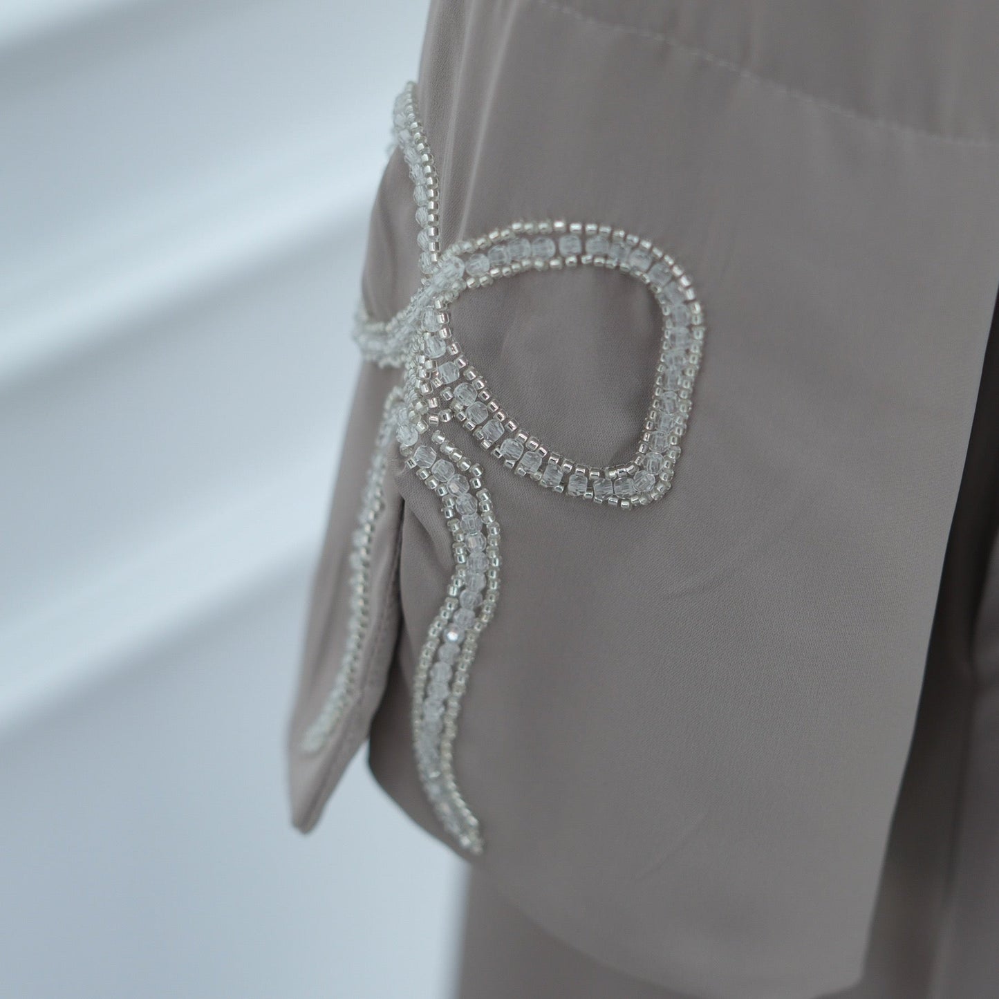 Cherry Fawn Handcrafted Silver Bow Sleeves Abaya (EG124) - Elara Global