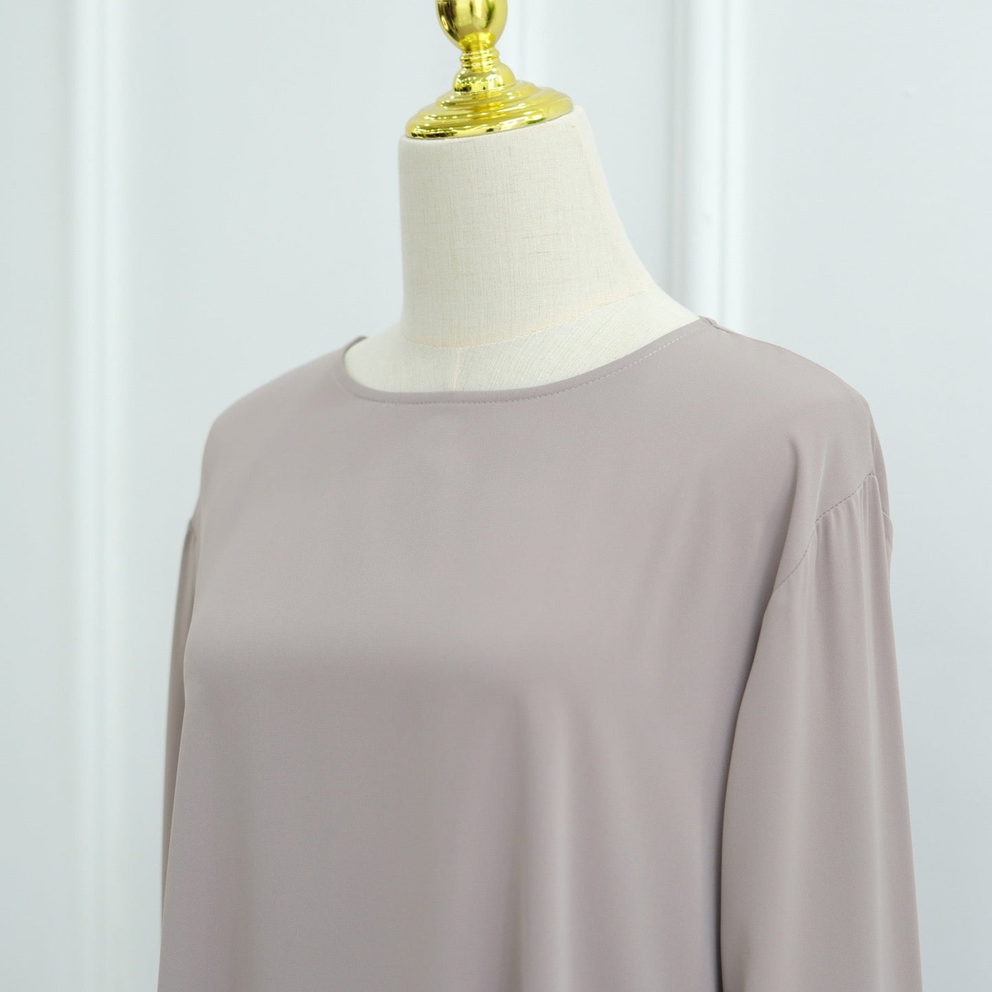 Cherry Fawn Handcrafted Silver Bow Sleeves Abaya (EG124) - Elara Global