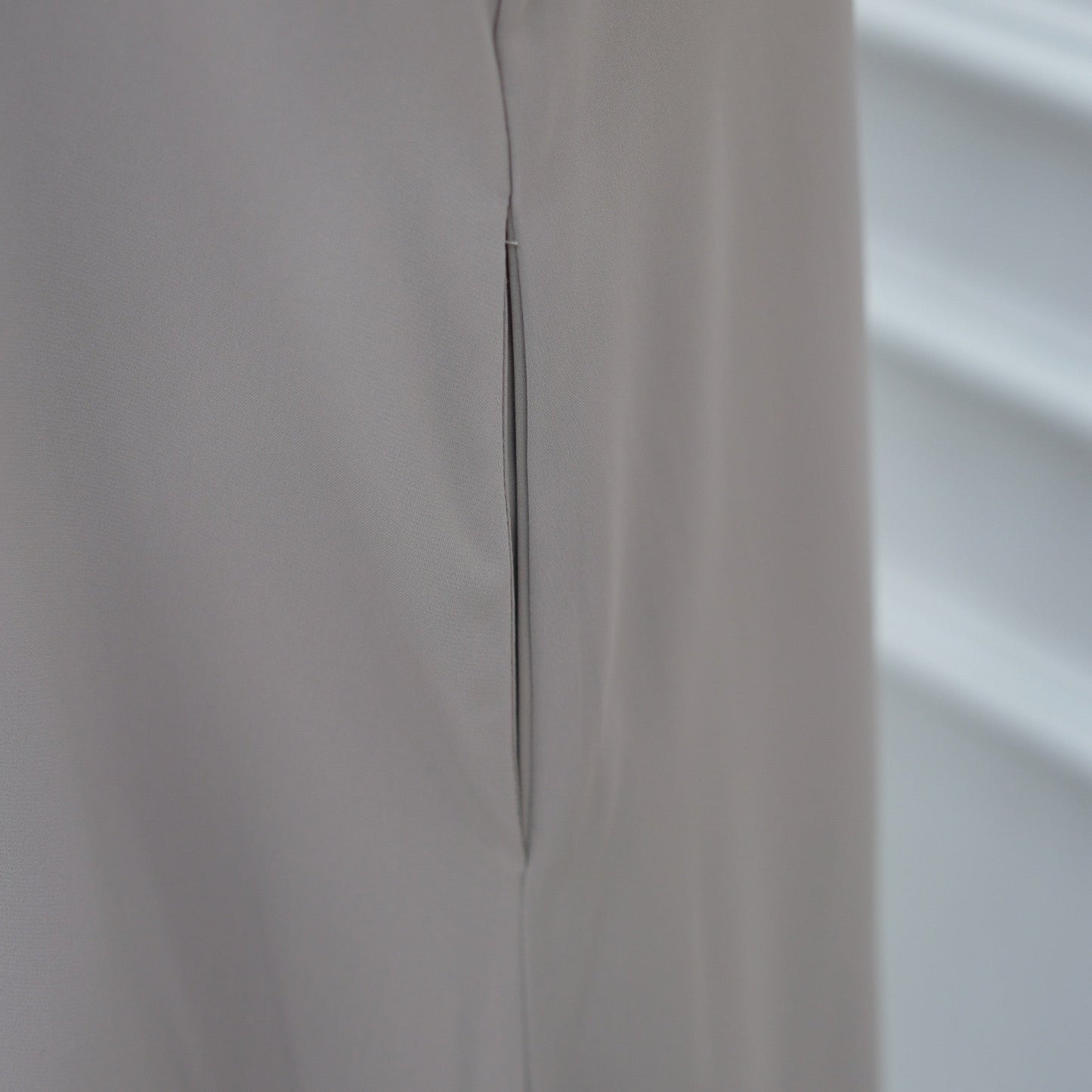 Cherry Fawn Handcrafted Silver Bow Sleeves Abaya (EG124) - Elara Global