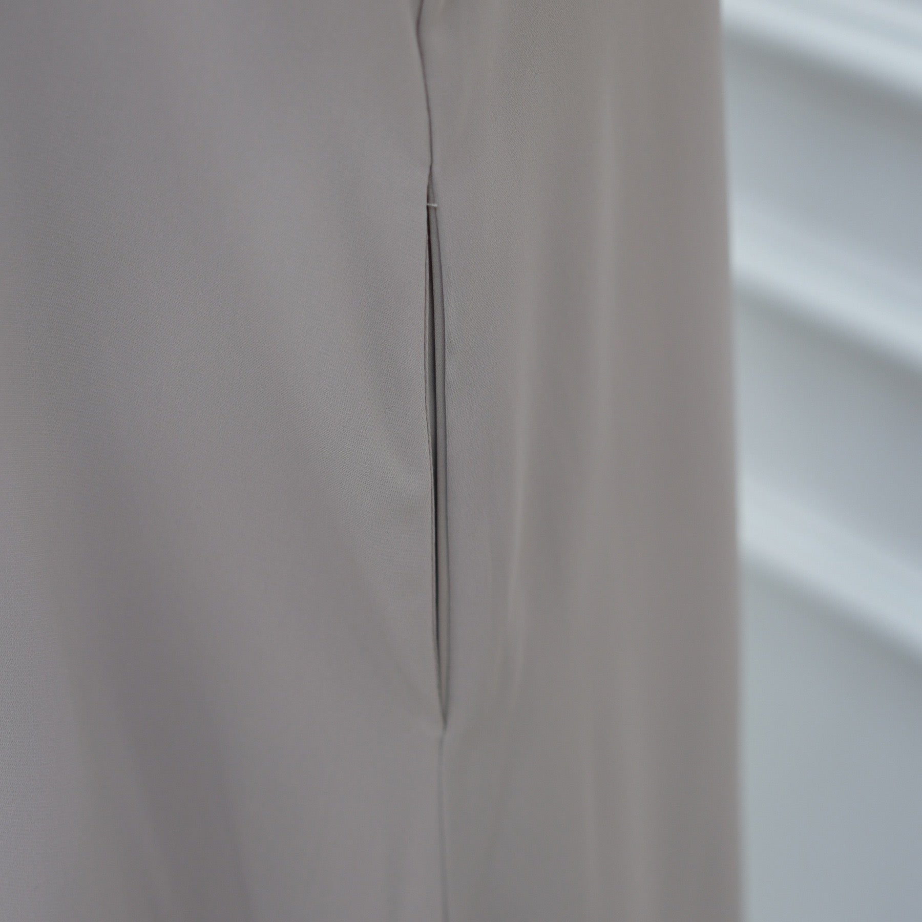 Cherry Fawn Handcrafted Silver Bow Sleeves Abaya (EG124) - Elara Global