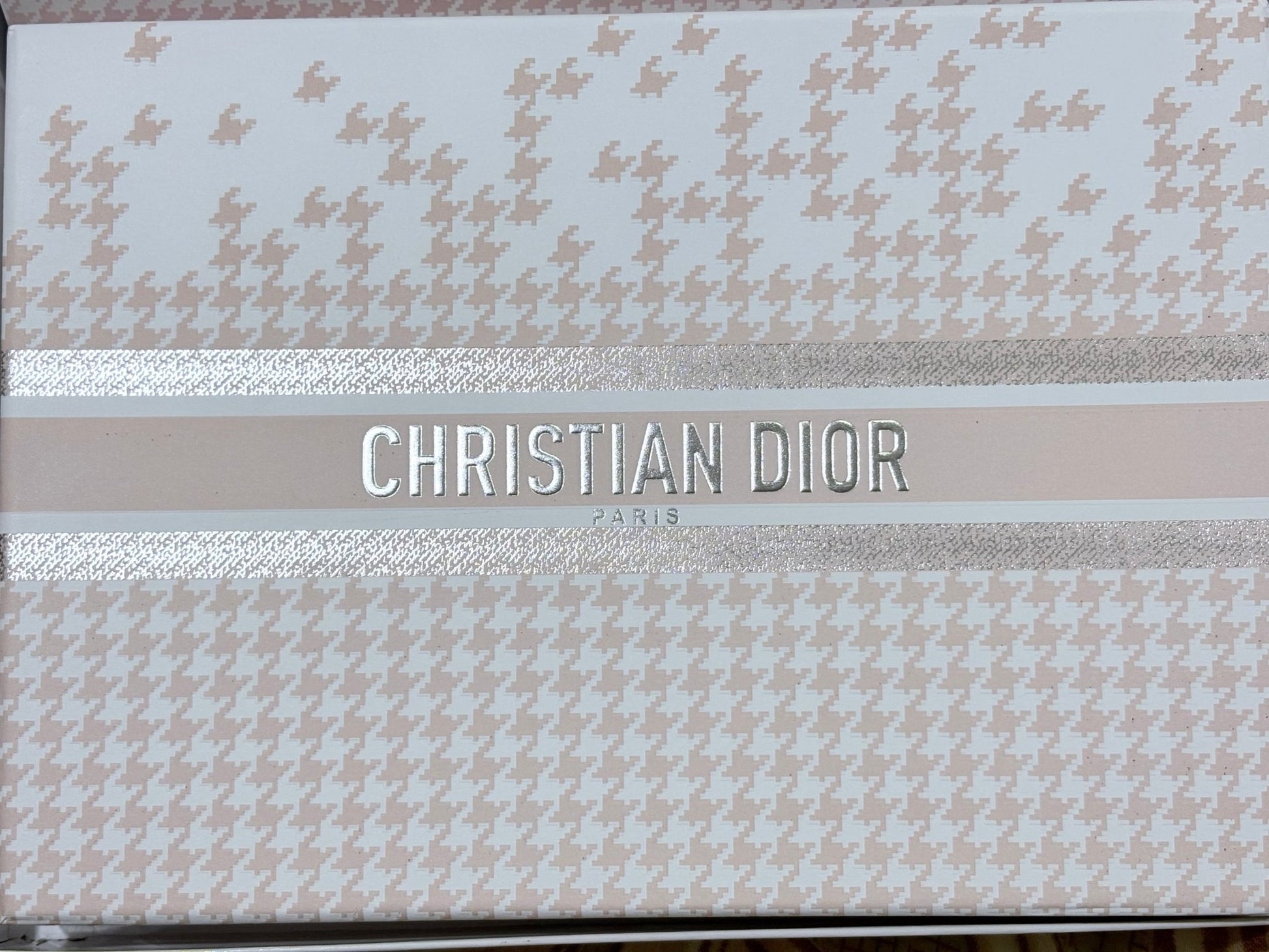 Christian Dior - 16 Mini Perfume Gift set - Elara Global