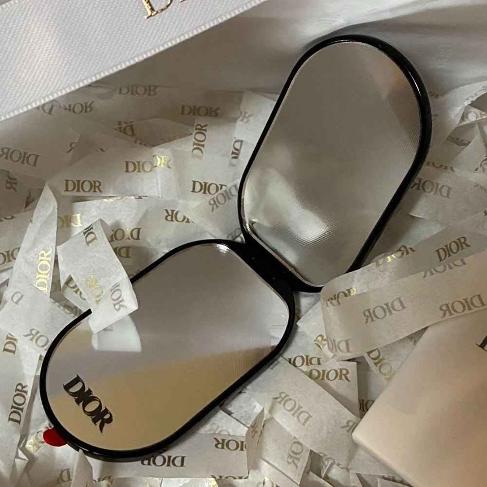 DIOR Beauty CD Logo Phone Ring Holder – Dual Mirror