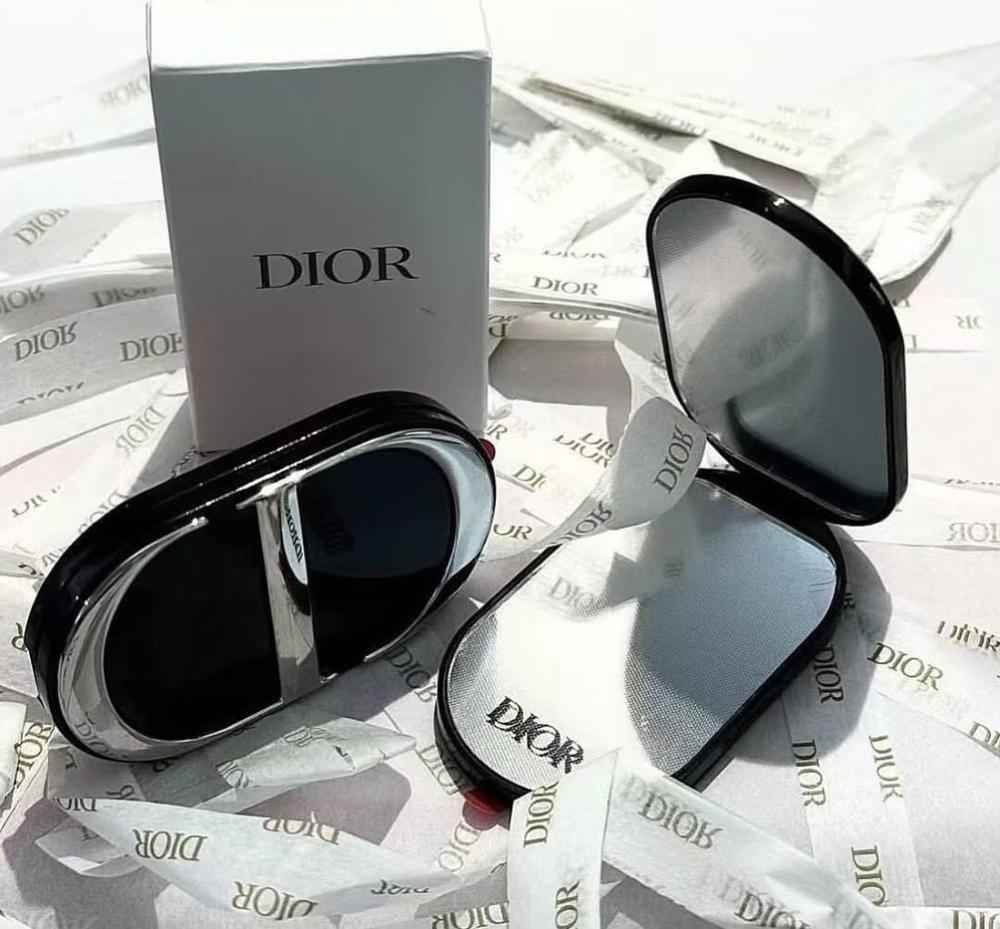 DIOR Beauty CD Logo Phone Ring Holder – Dual Mirror